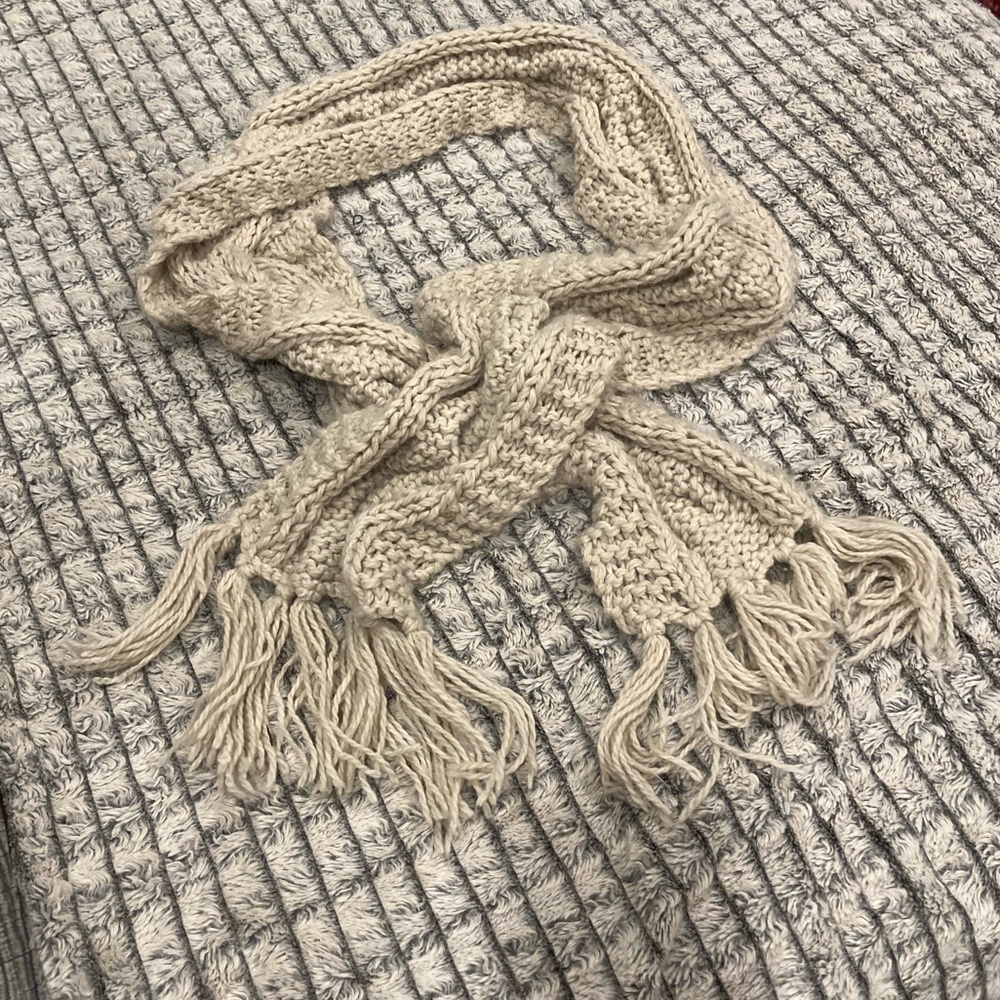 Knitted Scarf - Picture 2 of 3
